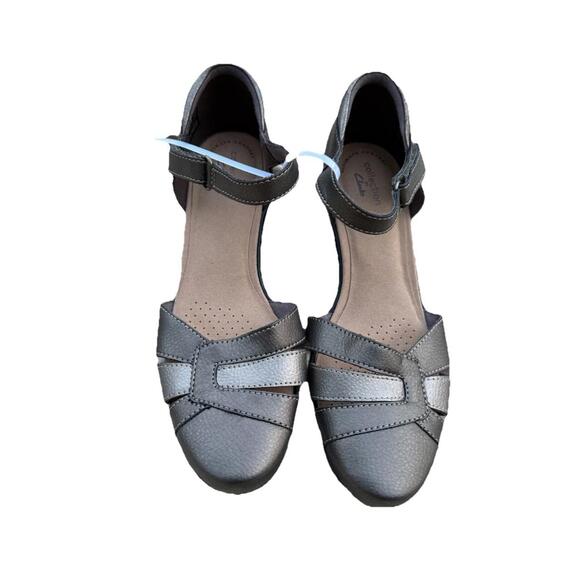 Clarks Emily Daisy Pump Woman Women’s Size 8 Pewter & Silver Color Combo NWOT - Picture 1 of 9